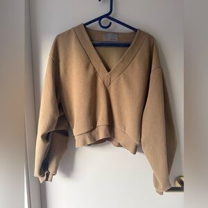 Benatra Crop V-Neck Sweatshirt